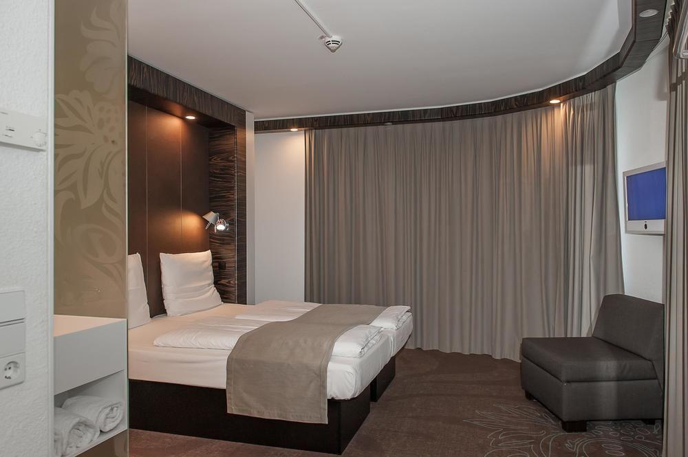 B&B Hotel Duesseldorf City-Sued Eksteriør bilde